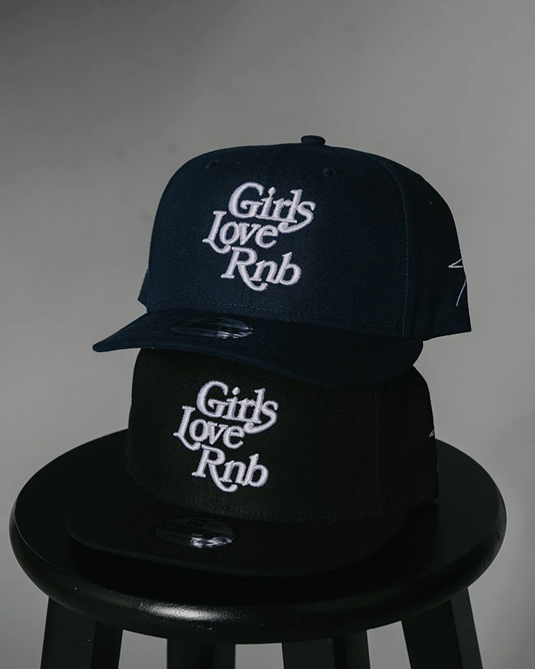 Girls Love Rnb V3 New Era Navy Blue Snapback - Image 3