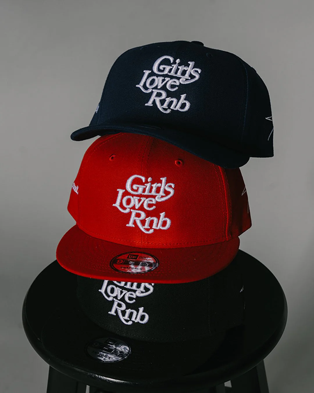 Girls Love Rnb V3 New Era Red Snapback - Image 2