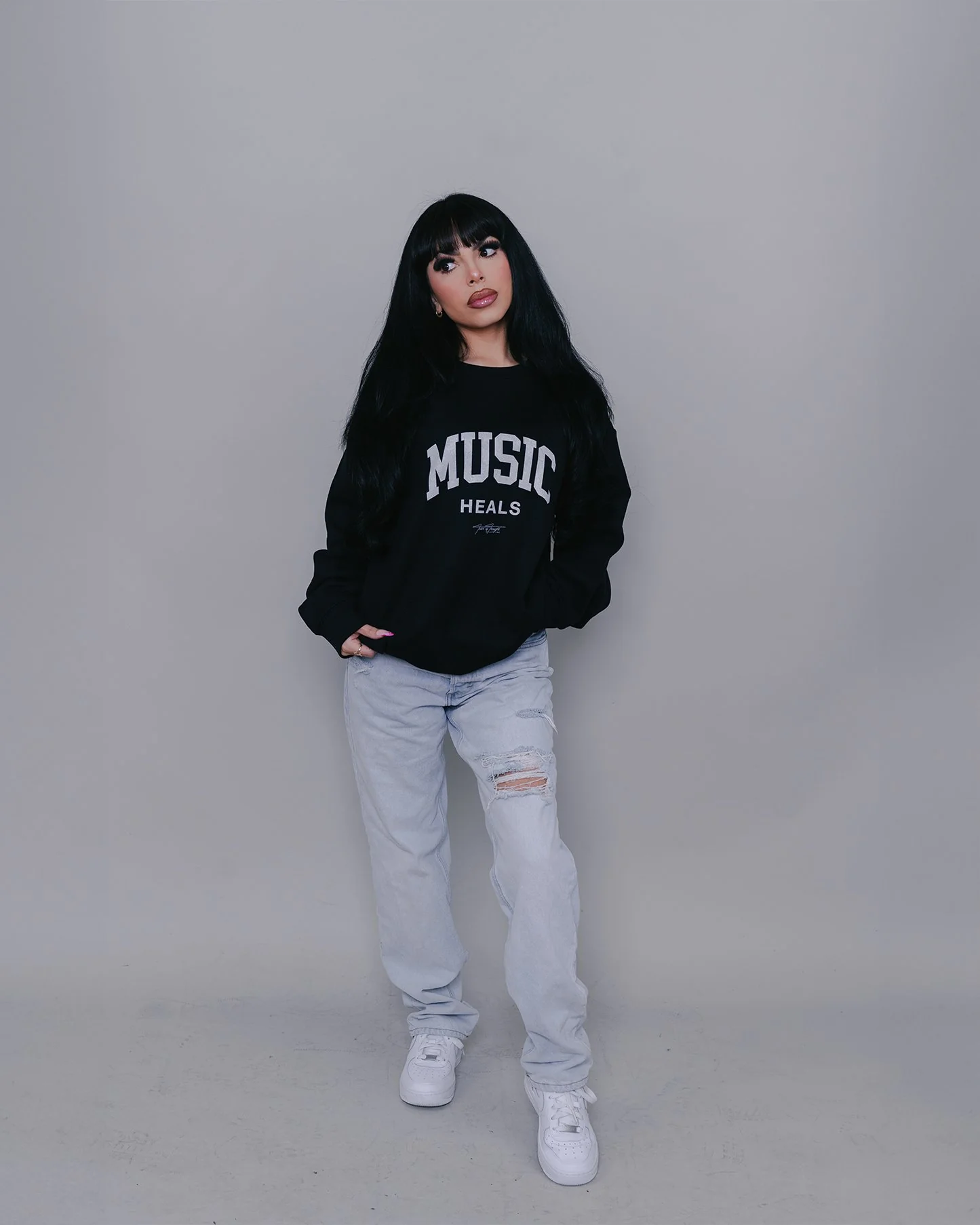 Music Heals Crewneck Black Sweatshirt - Image 3