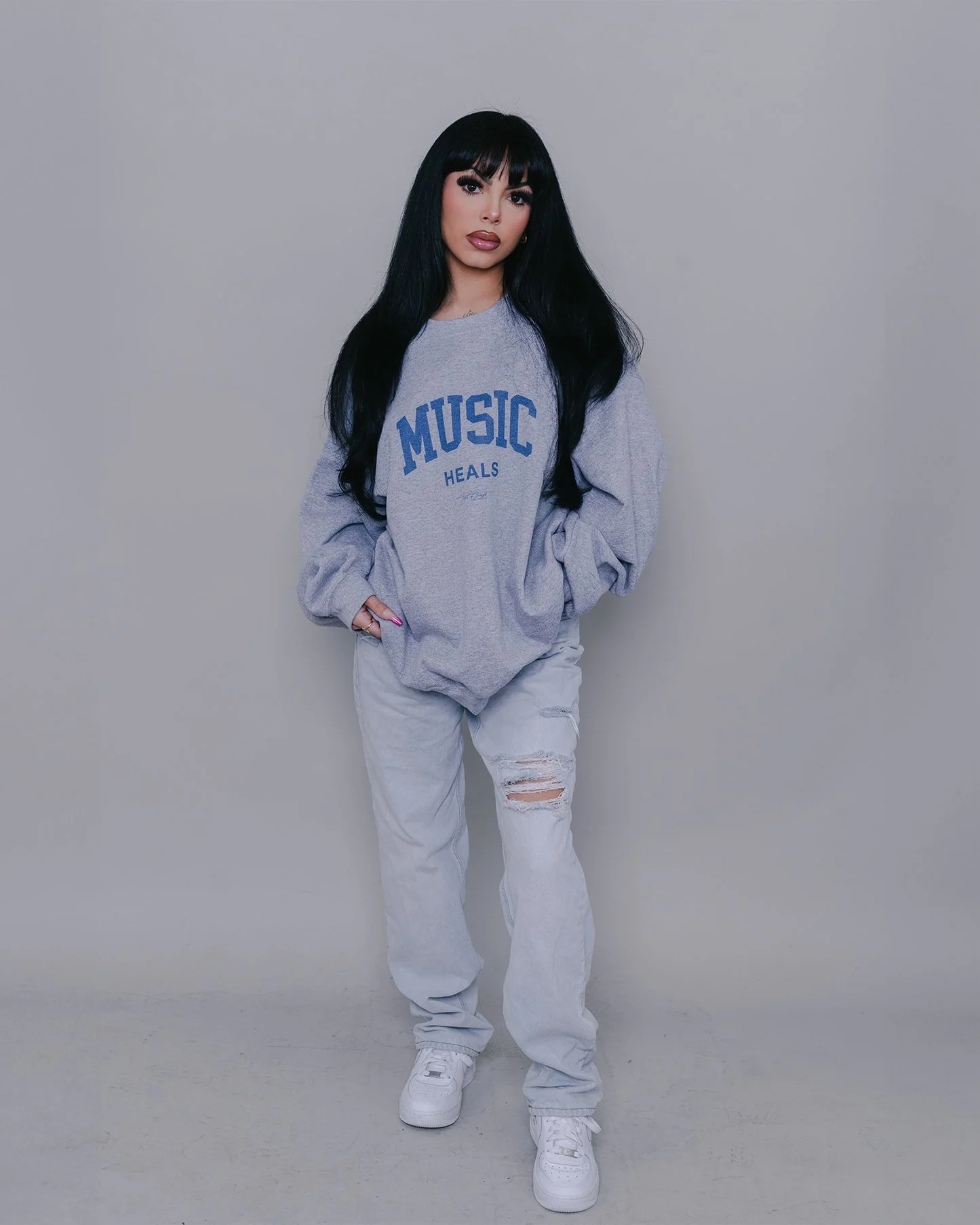 Music Heals Crewneck Grey Sweatshirt - Image 3